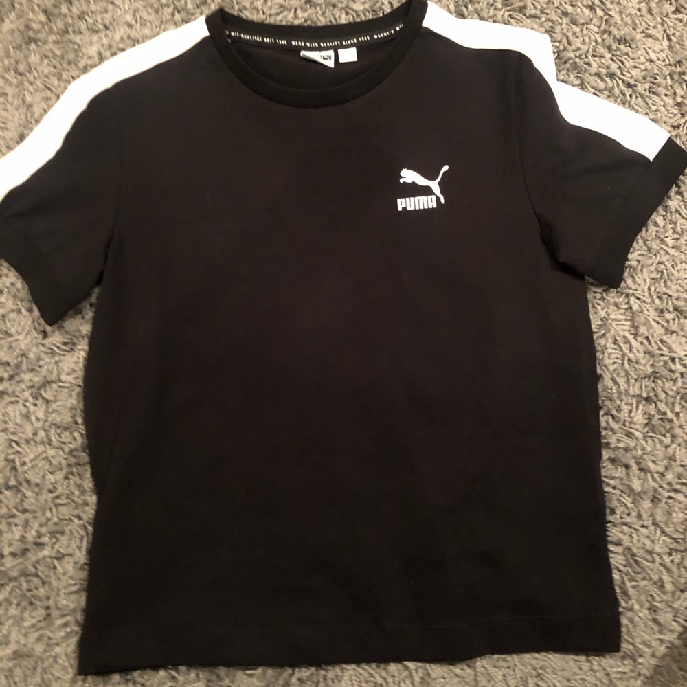 Black and White Puma Athletic Shirt🖤